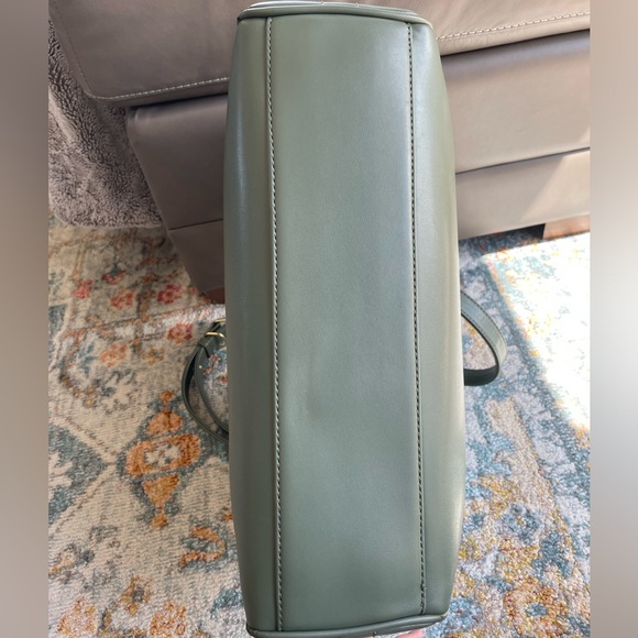 SOLD - Matt and Nat Evelyn Work Tote Crossbody - Picture 4 of 16